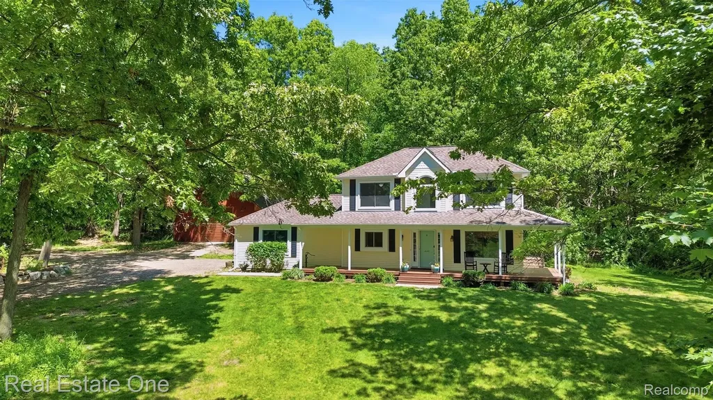 3559 Perry Lake Road Brandon Charter Township MI 48462