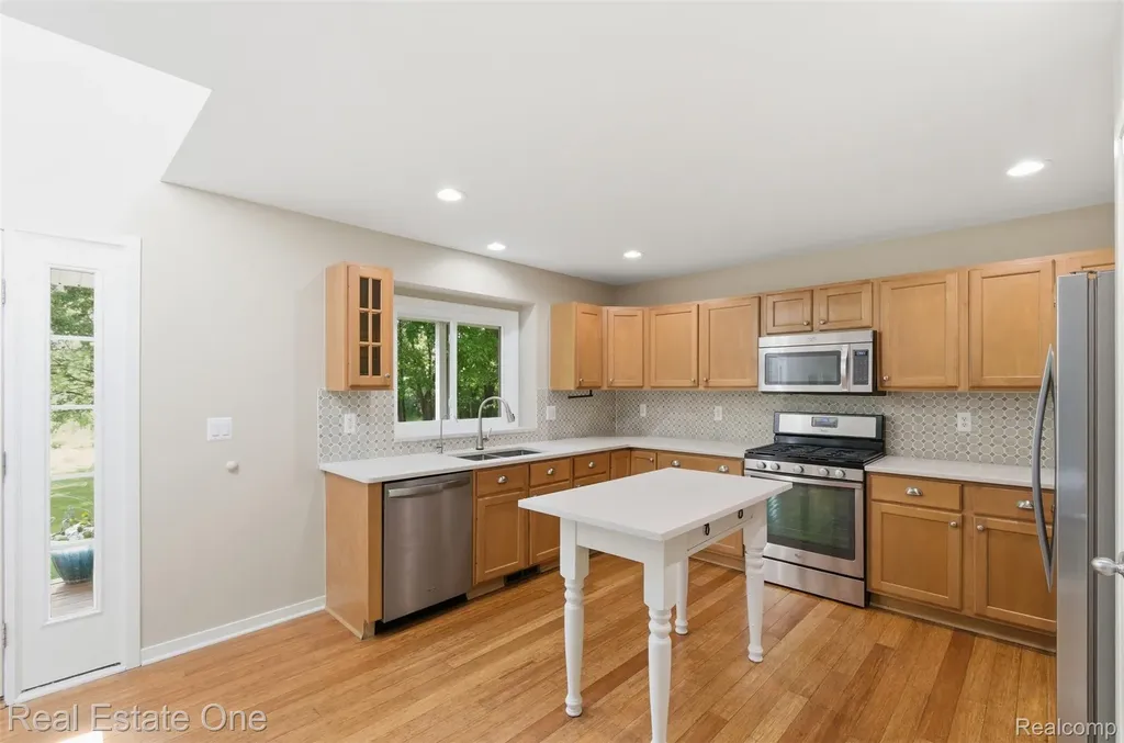 3559 Perry Lake Road Brandon Charter Township MI 48462
