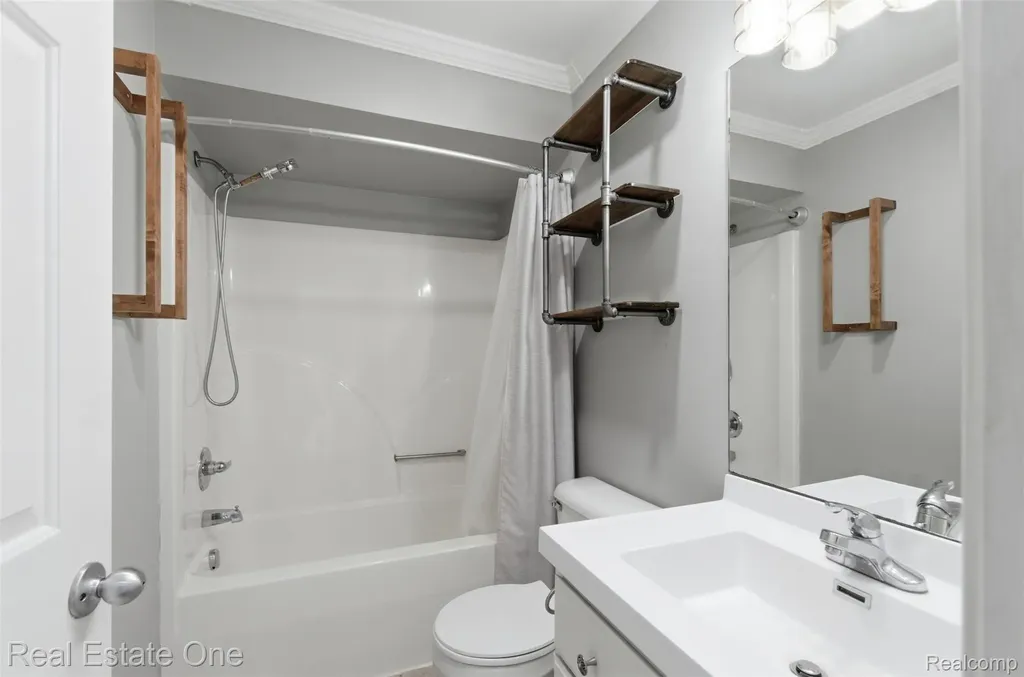3559 Perry Lake Road Brandon Charter Township MI 48462