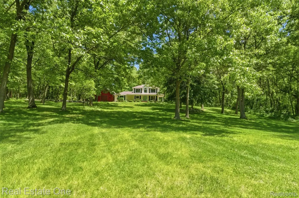 3559 Perry Lake Road Brandon Charter Township MI 48462