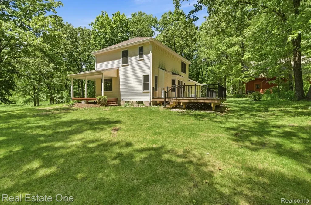 3559 Perry Lake Road Brandon Charter Township MI 48462
