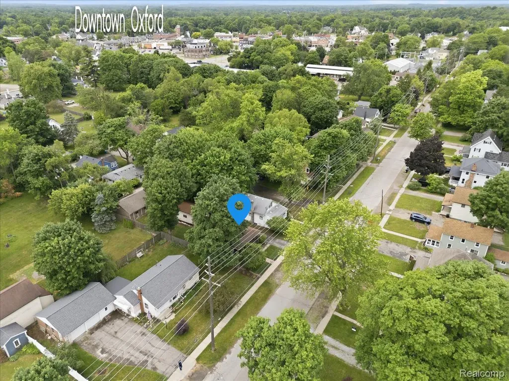 154 East Street Oxford Village MI 48371