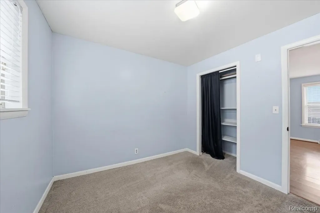 154 East Street Oxford Village MI 48371