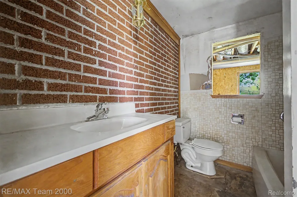 2145 Oakville Waltz Road Ash Township MI 48164