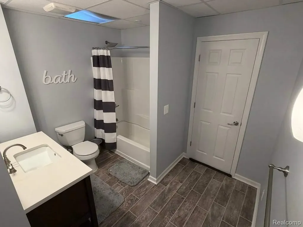 9095 Rotondo Drive Hartland Township MI 48855