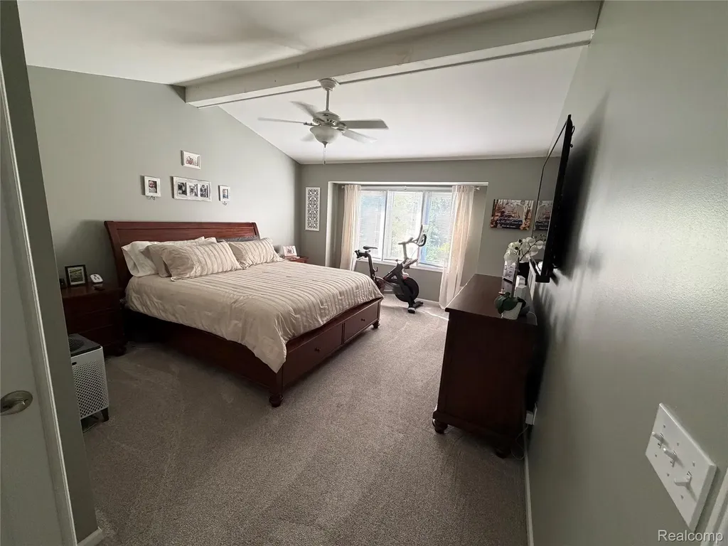 9095 Rotondo Drive Hartland Township MI 48855