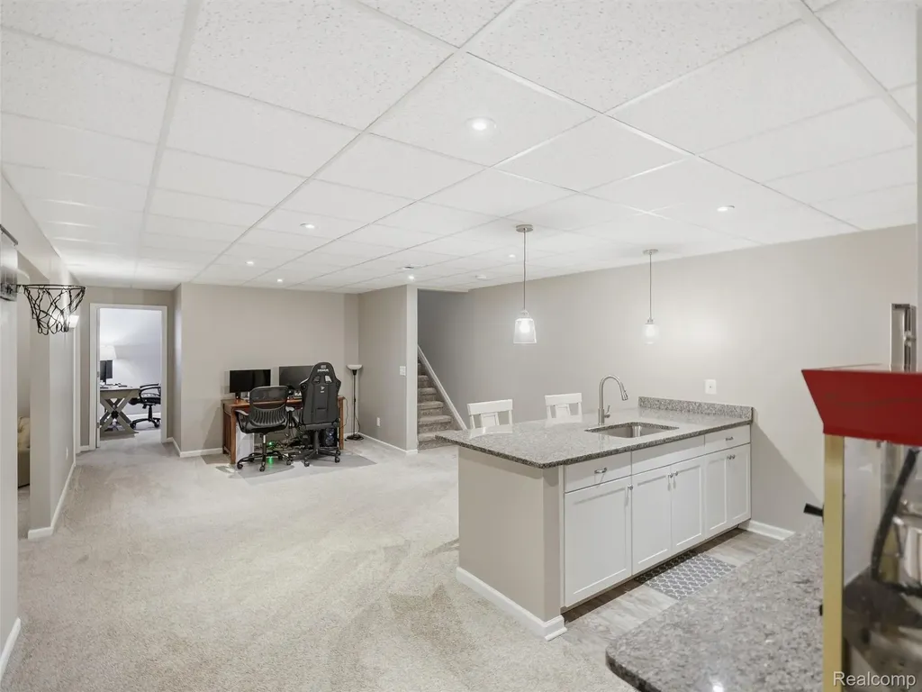 9095 Rotondo Drive Hartland Township MI 48855