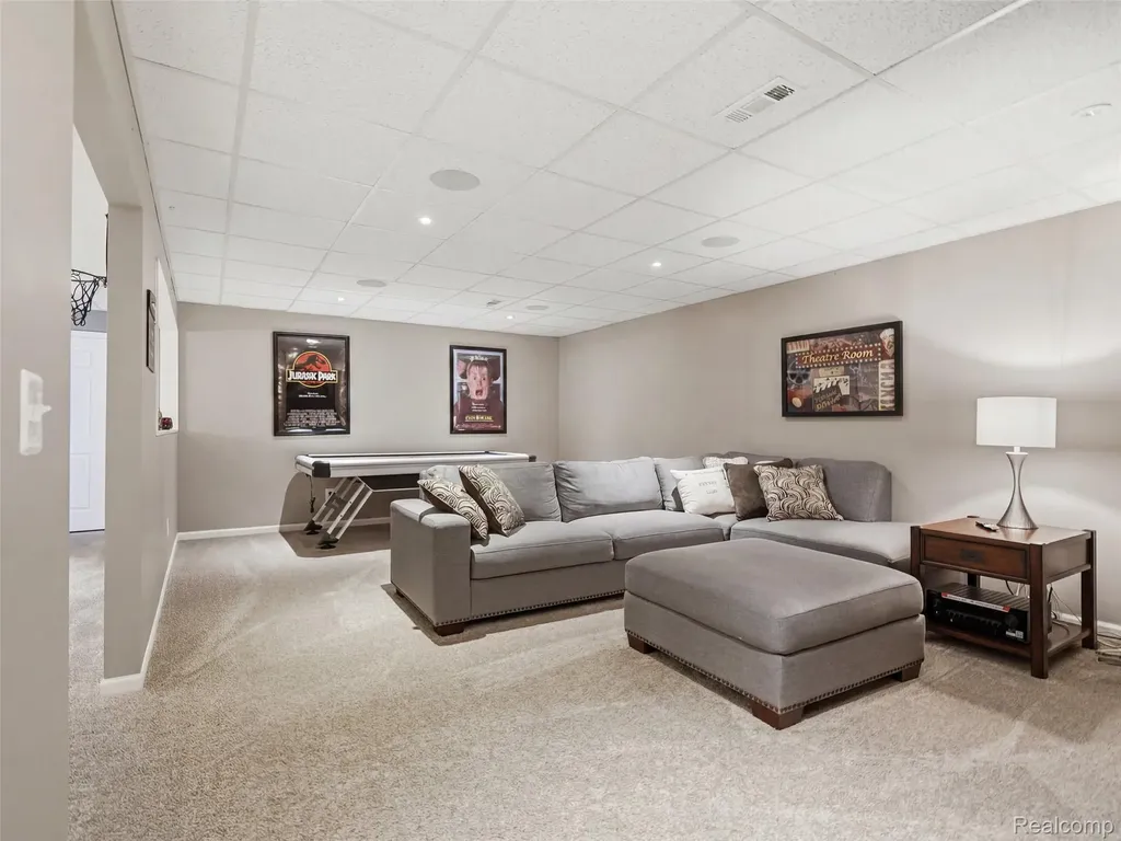 9095 Rotondo Drive Hartland Township MI 48855