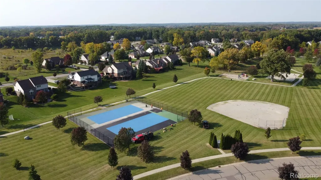 9095 Rotondo Drive Hartland Township MI 48855