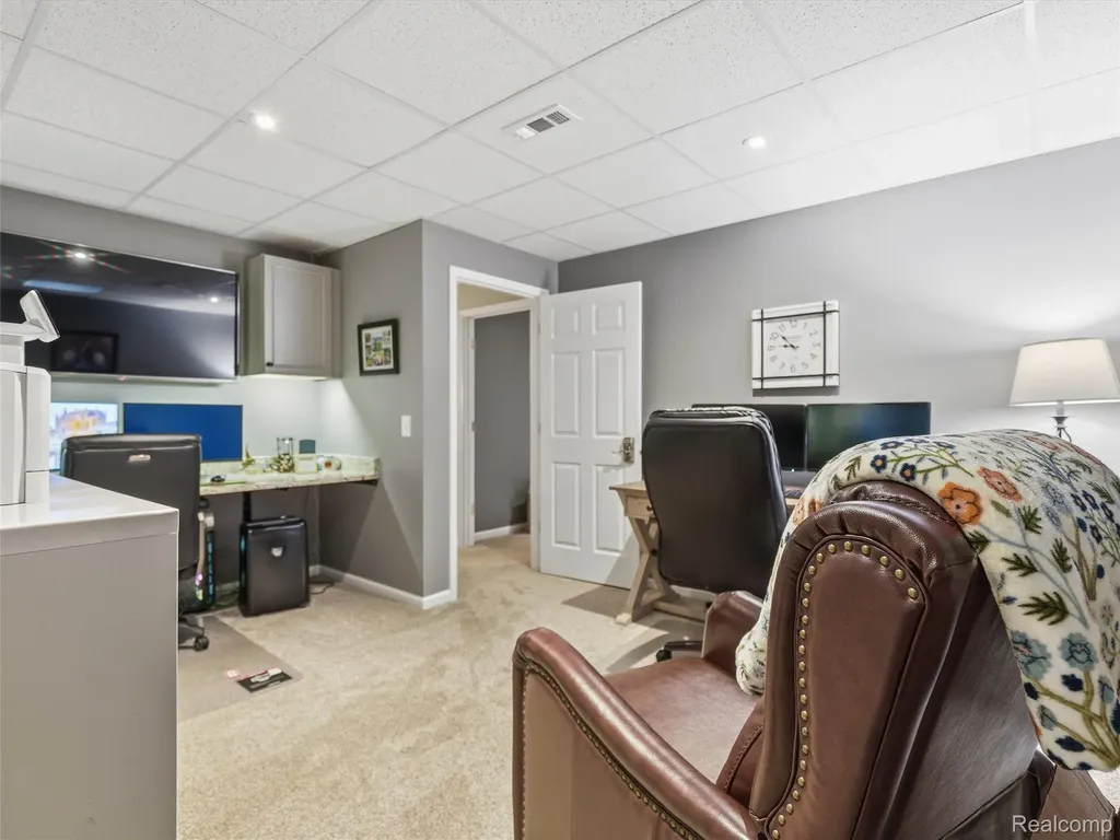 9095 Rotondo Drive Hartland Township MI 48855