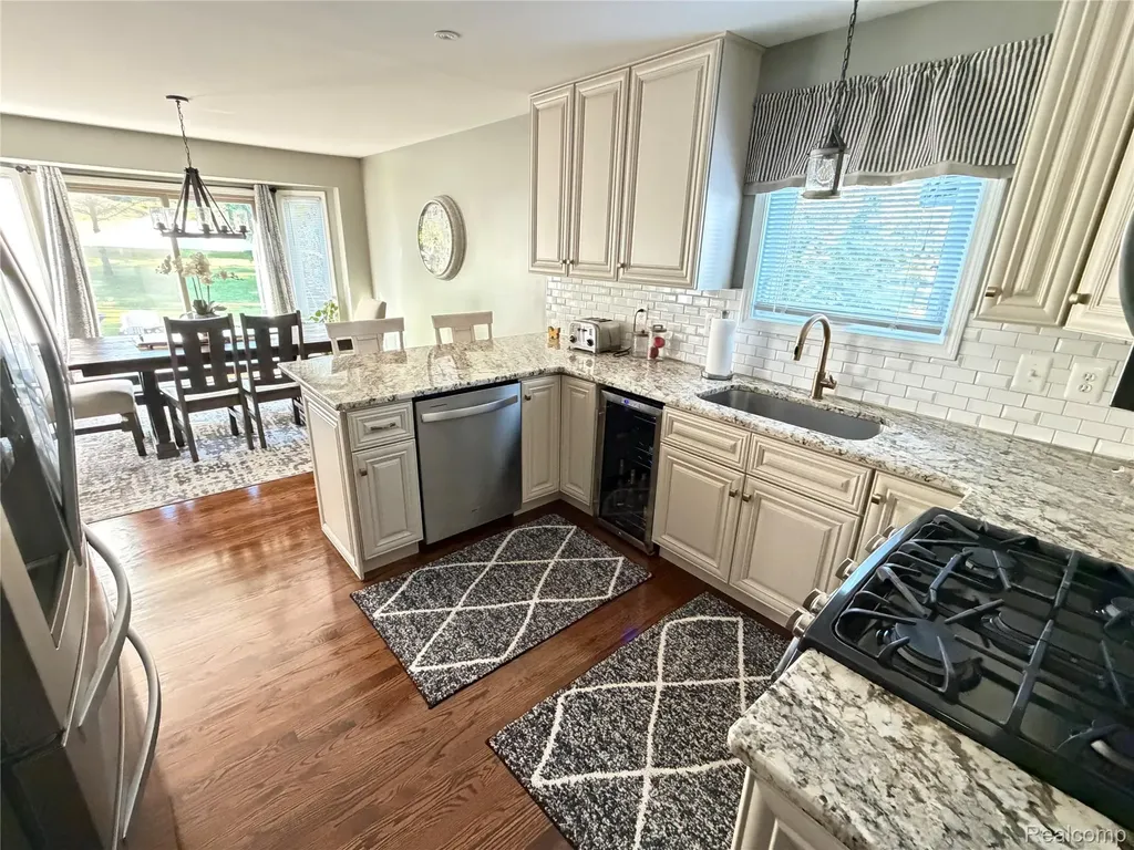 9095 Rotondo Drive Hartland Township MI 48855