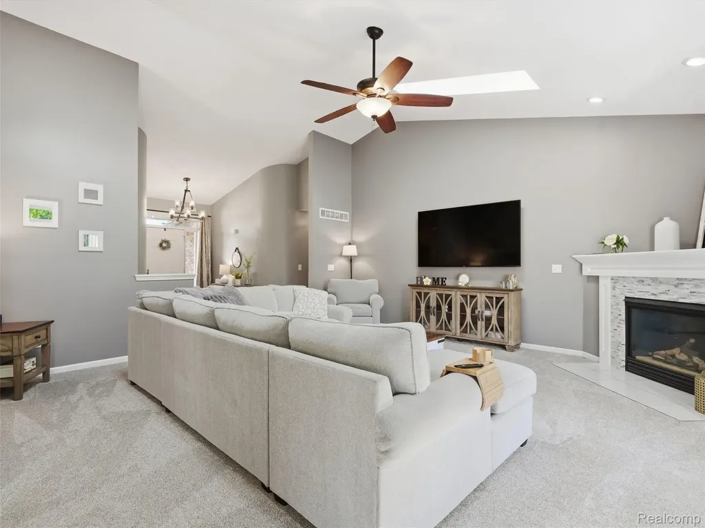 9095 Rotondo Drive Hartland Township MI 48855
