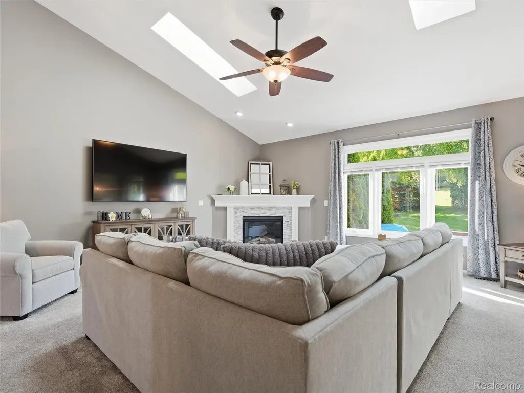 9095 Rotondo Drive Hartland Township MI 48855