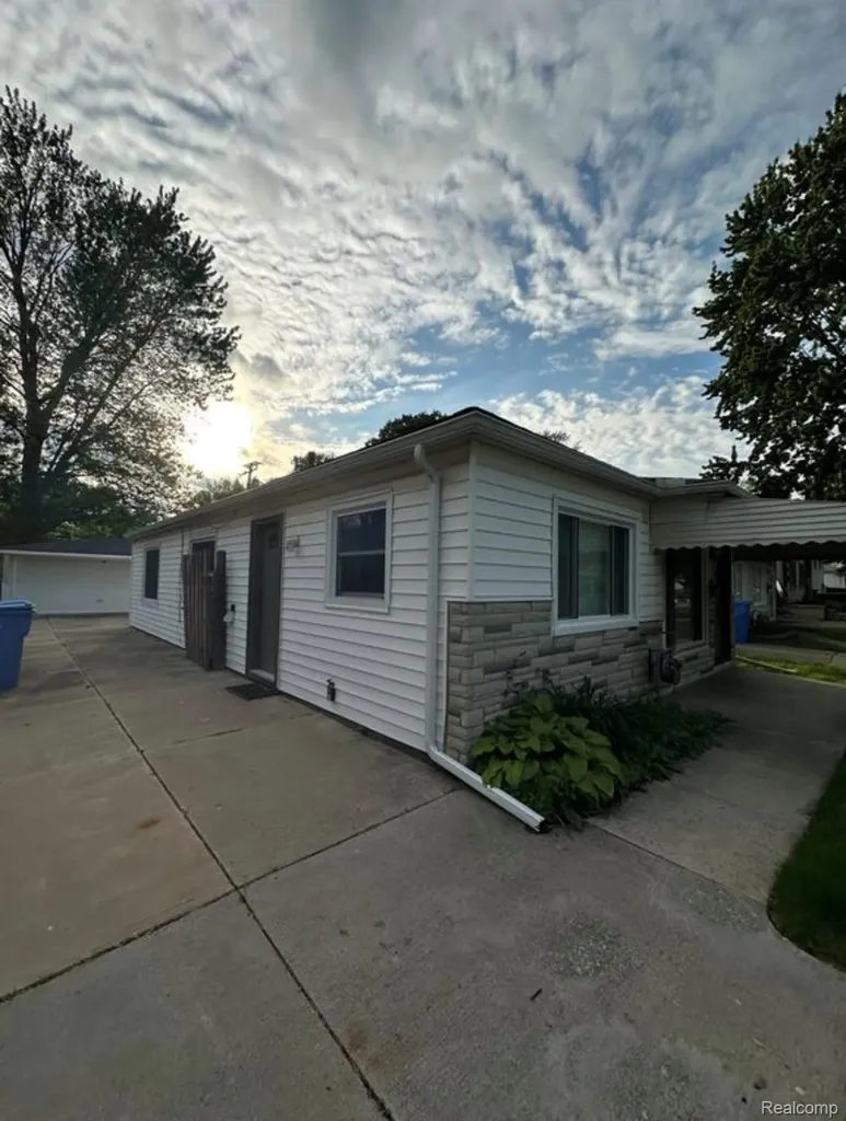 4484 Ziegler Street Dearborn Heights City MI 48125