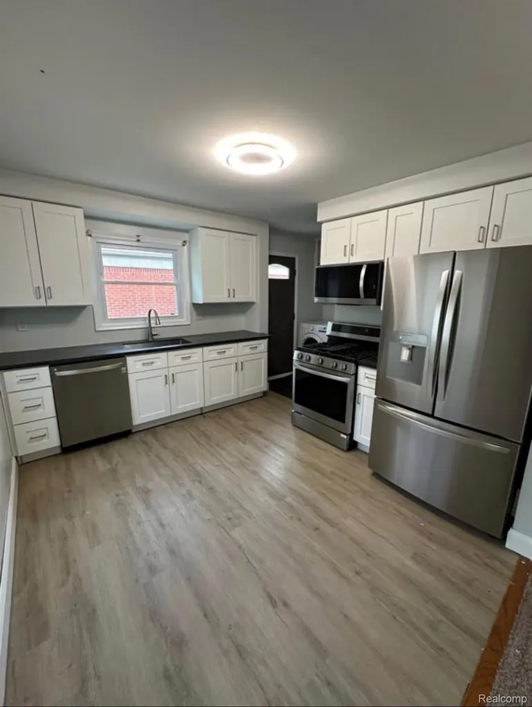 4484 Ziegler Street Dearborn Heights City MI 48125
