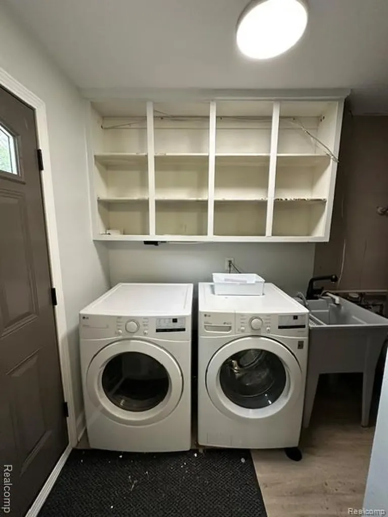 4484 Ziegler Street Dearborn Heights City MI 48125