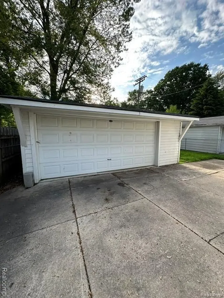 4484 Ziegler Street Dearborn Heights City MI 48125