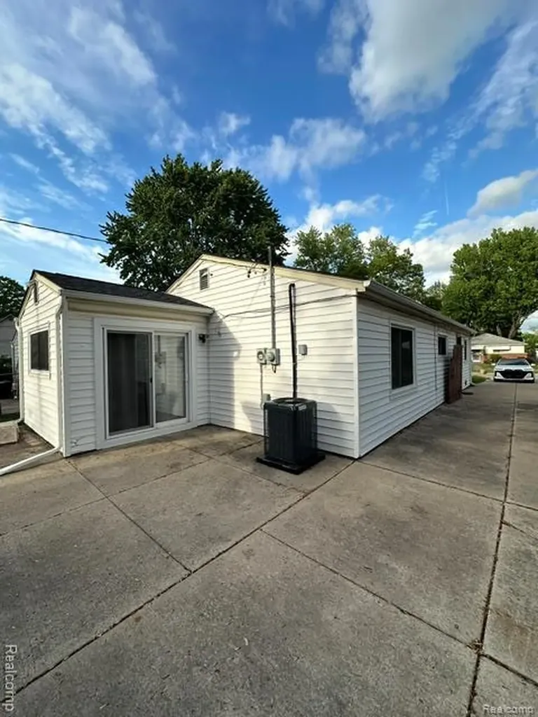 4484 Ziegler Street Dearborn Heights City MI 48125