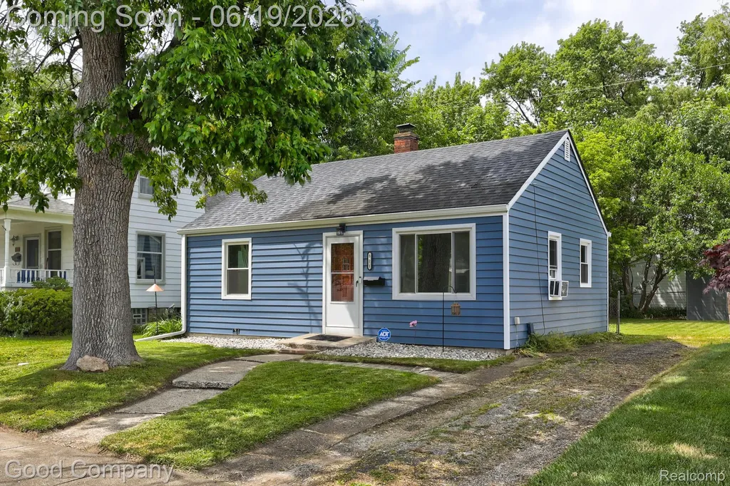 521 E Chesterfield Street Ferndale City MI 48220