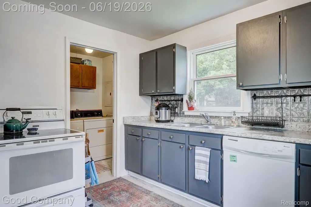 521 E Chesterfield Street Ferndale City MI 48220