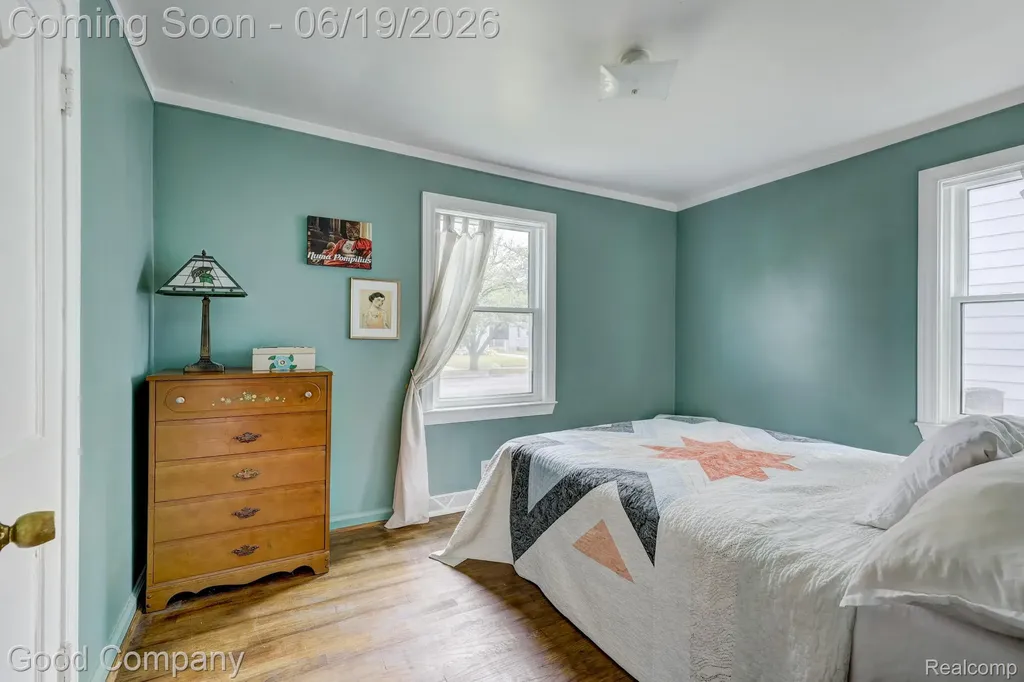 521 E Chesterfield Street Ferndale City MI 48220