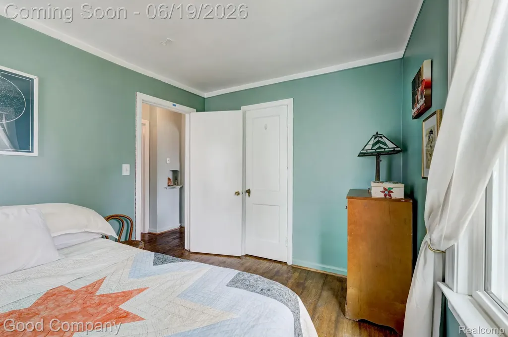521 E Chesterfield Street Ferndale City MI 48220