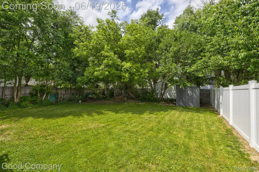 521 E Chesterfield Street Ferndale City MI 48220