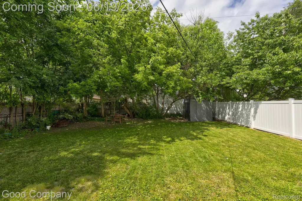 521 E Chesterfield Street Ferndale City MI 48220
