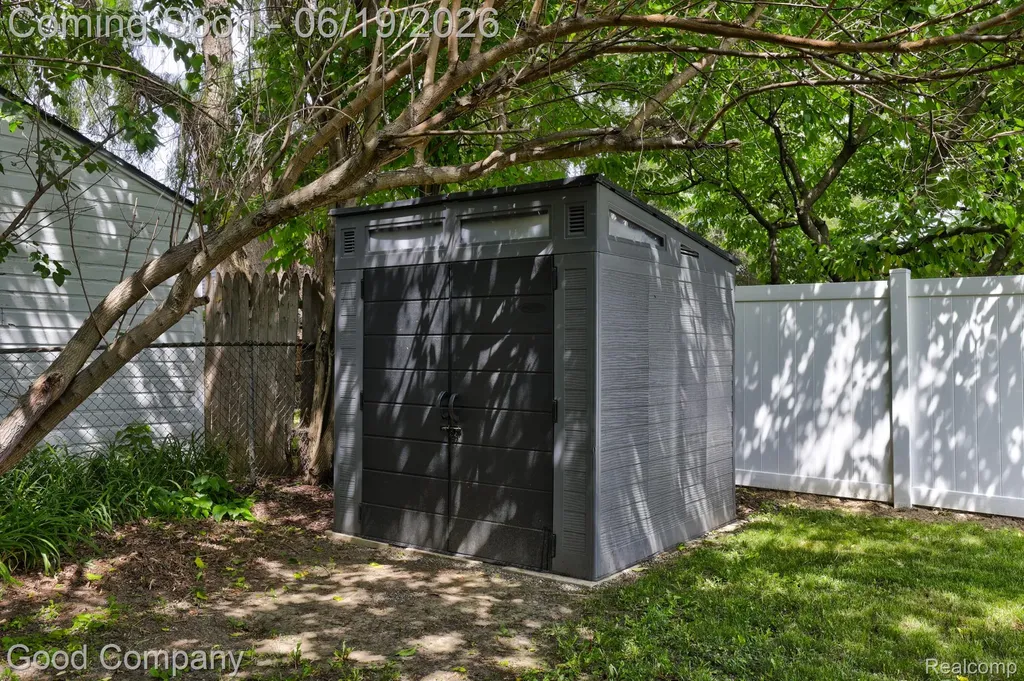 521 E Chesterfield Street Ferndale City MI 48220