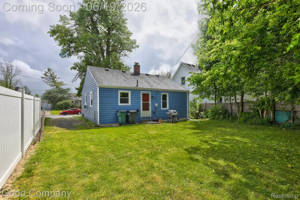 521 E Chesterfield Street Ferndale City MI 48220