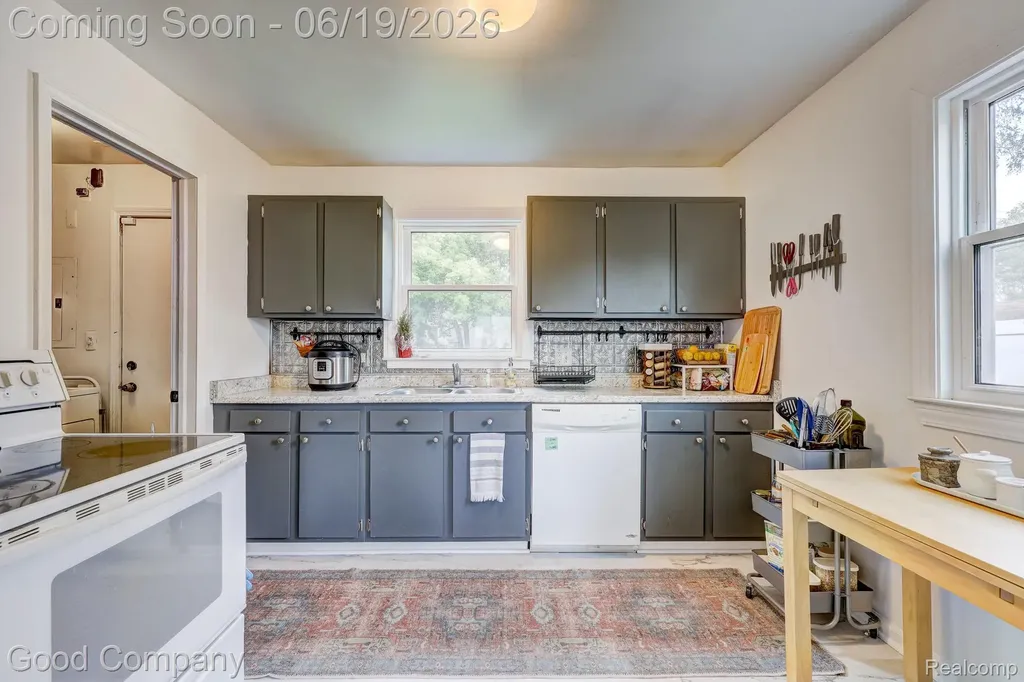 521 E Chesterfield Street Ferndale City MI 48220