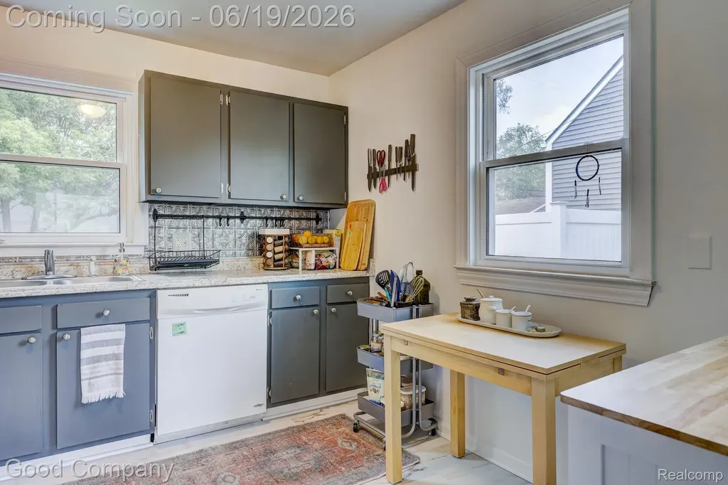 521 E Chesterfield Street Ferndale City MI 48220