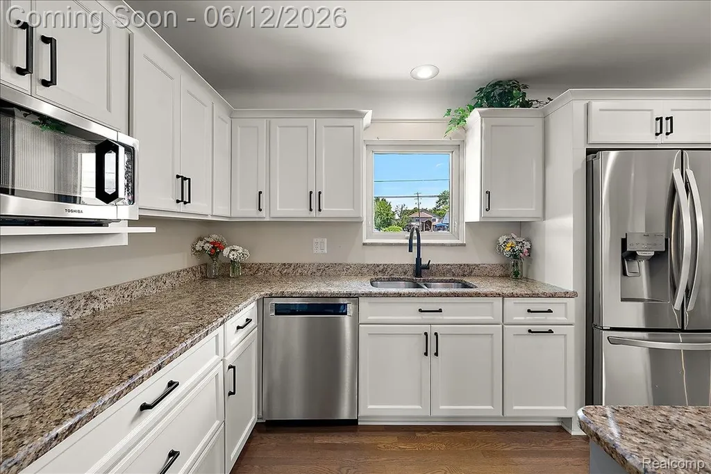 22461 Benjamin Street St. Clair Shores City MI 48081