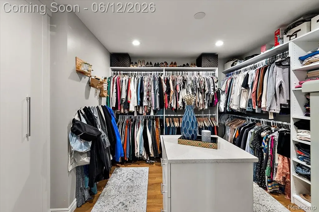 22461 Benjamin Street St. Clair Shores City MI 48081