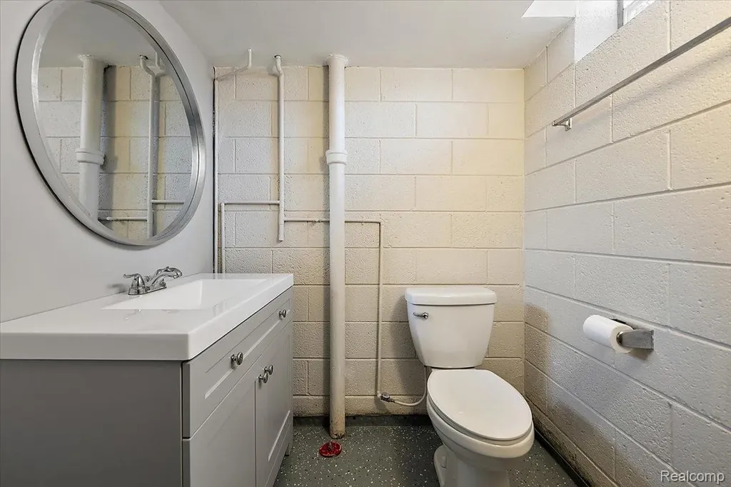 22461 Benjamin Street St. Clair Shores City MI 48081