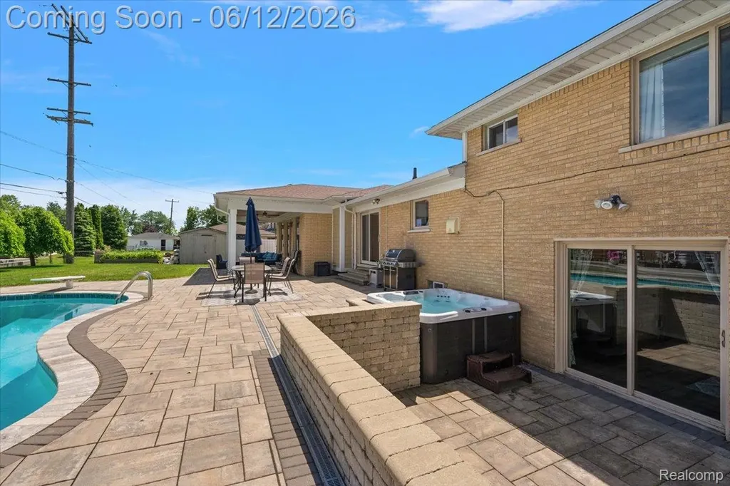 22461 Benjamin Street St. Clair Shores City MI 48081