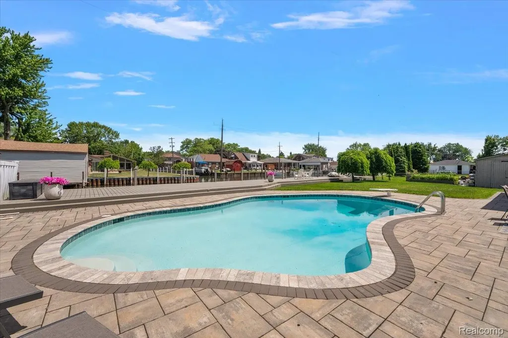 22461 Benjamin Street St. Clair Shores City MI 48081