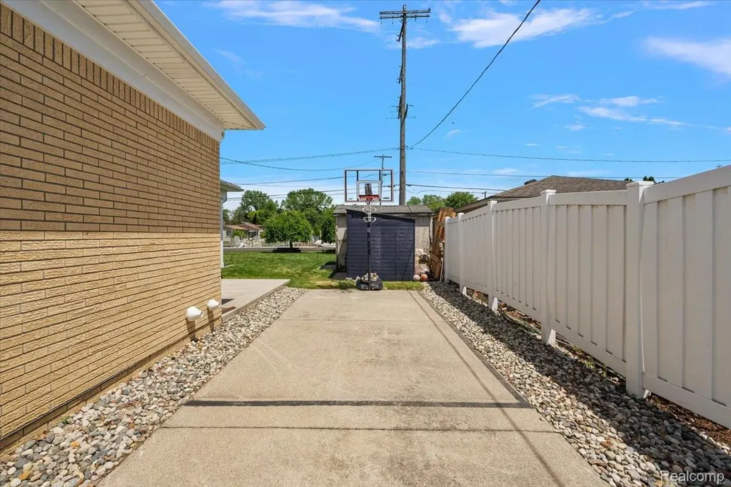 22461 Benjamin Street St. Clair Shores City MI 48081