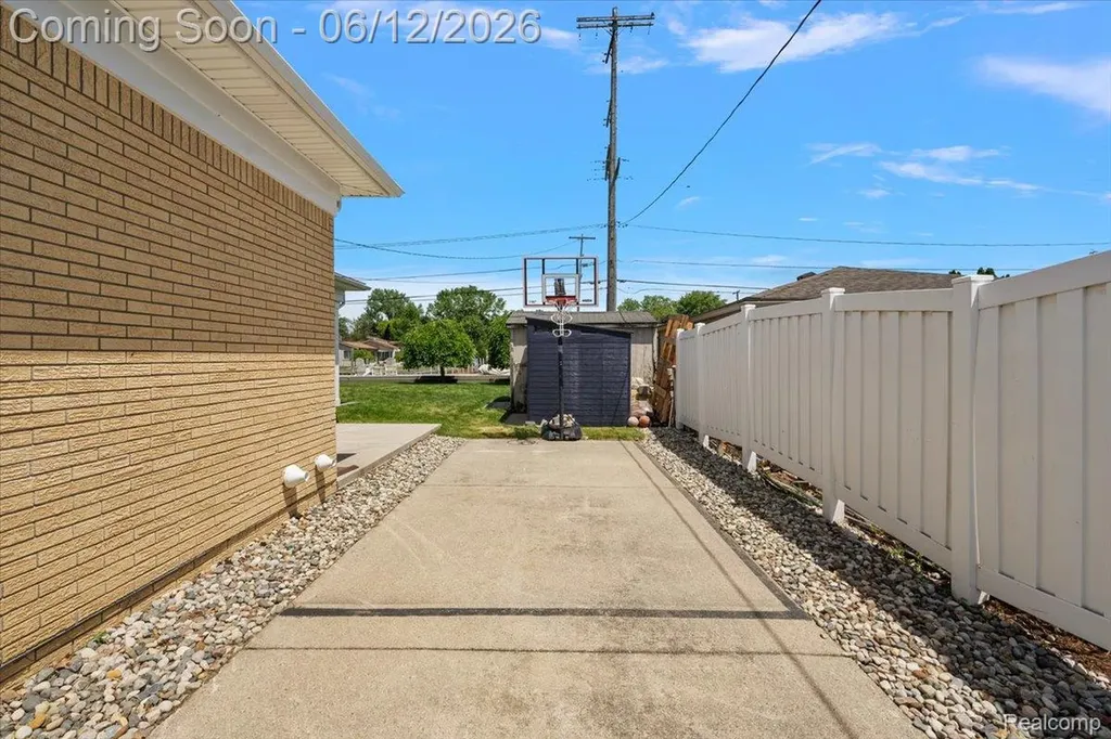 22461 Benjamin Street St. Clair Shores City MI 48081
