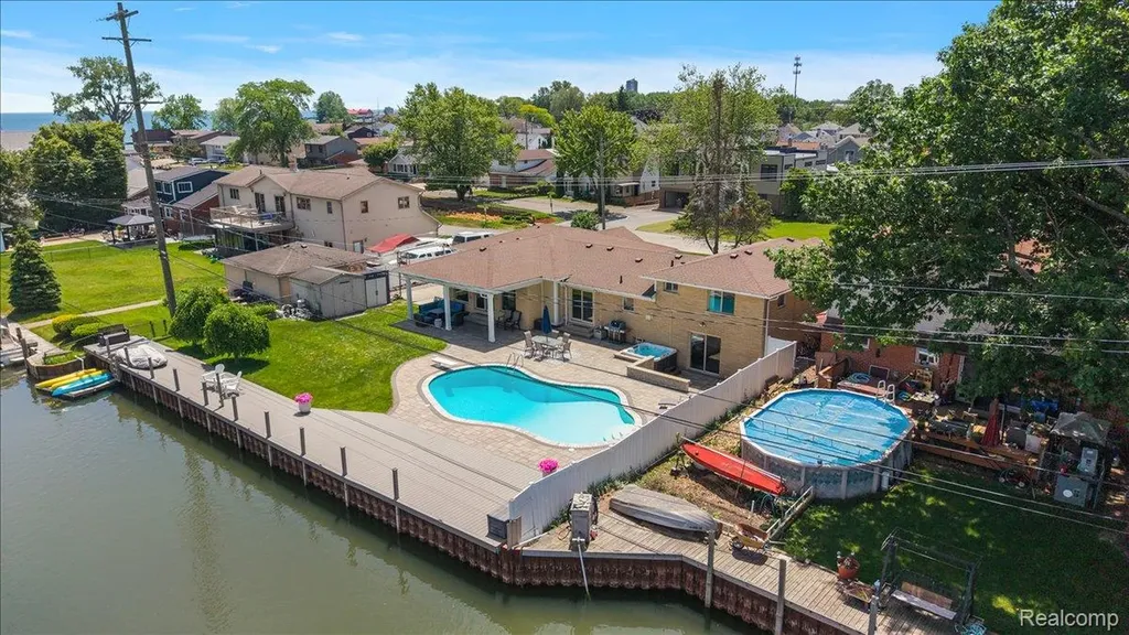 22461 Benjamin Street St. Clair Shores City MI 48081