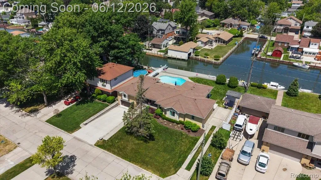 22461 Benjamin Street St. Clair Shores City MI 48081