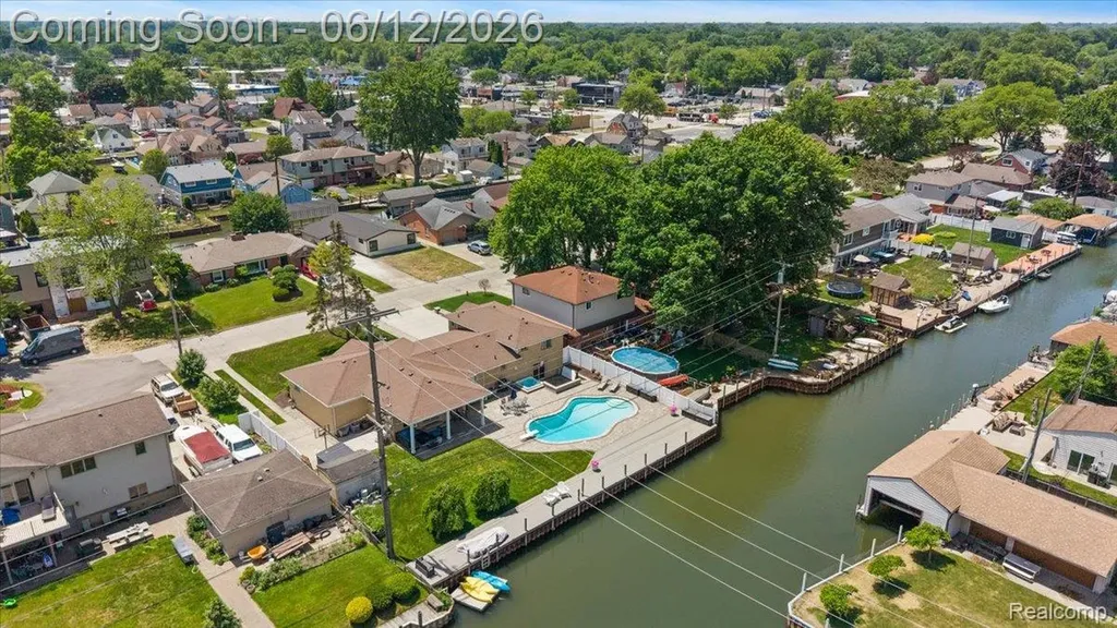 22461 Benjamin Street St. Clair Shores City MI 48081