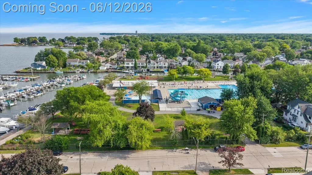 22461 Benjamin Street St. Clair Shores City MI 48081