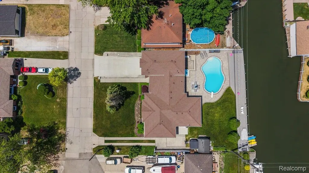 22461 Benjamin Street St. Clair Shores City MI 48081