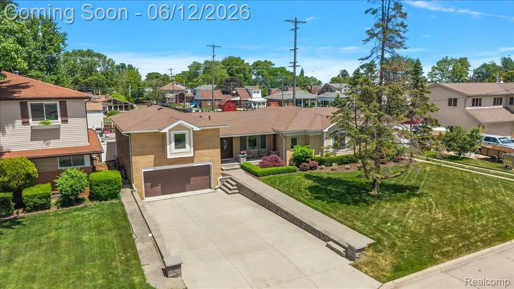 22461 Benjamin Street St. Clair Shores City MI 48081