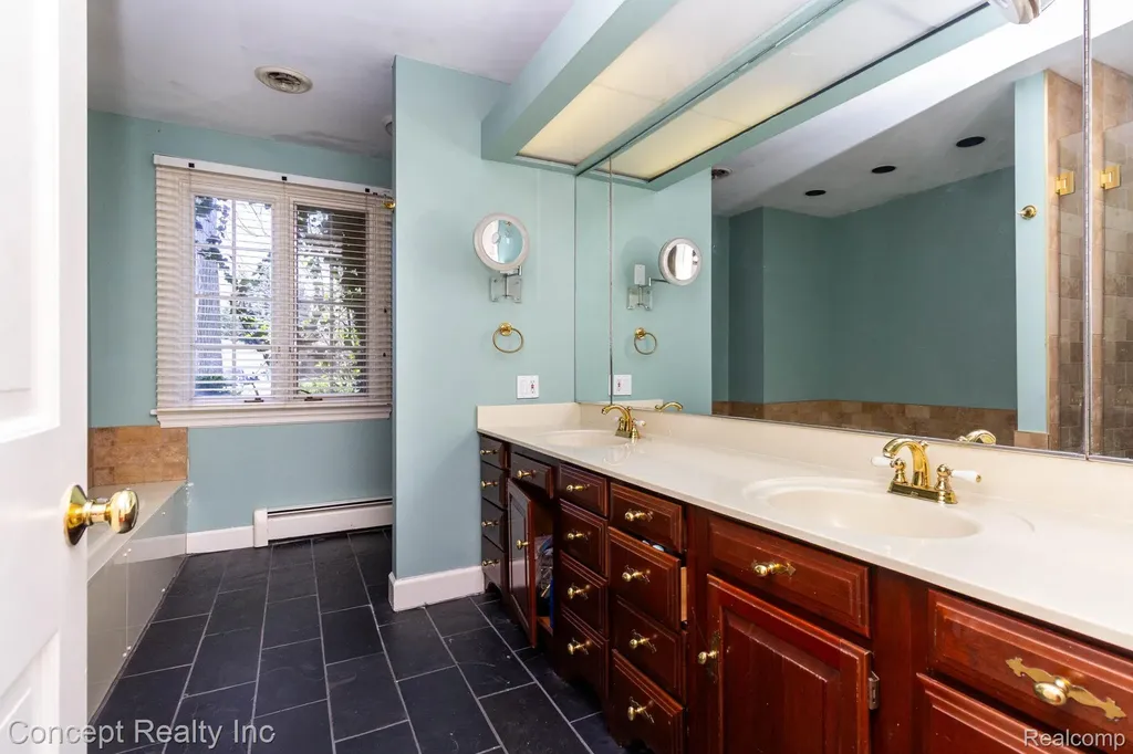 3215 Edgevale Drive Bedford Township MI 48144