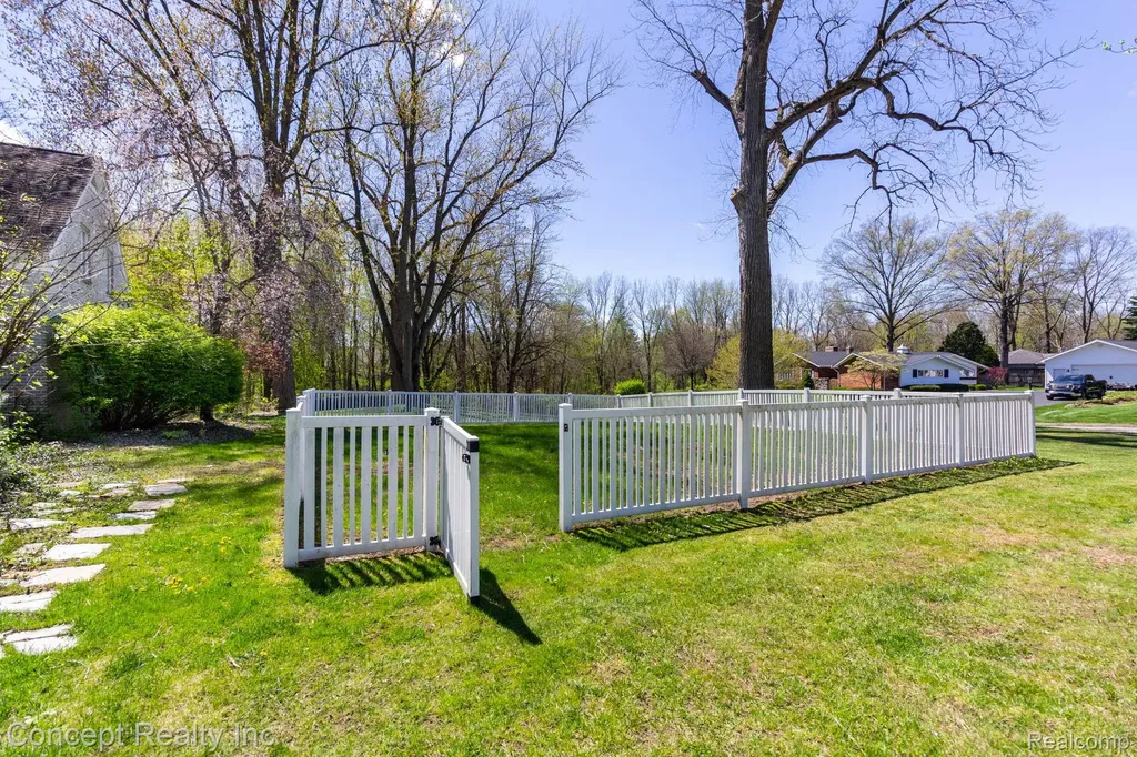 3215 Edgevale Drive Bedford Township MI 48144