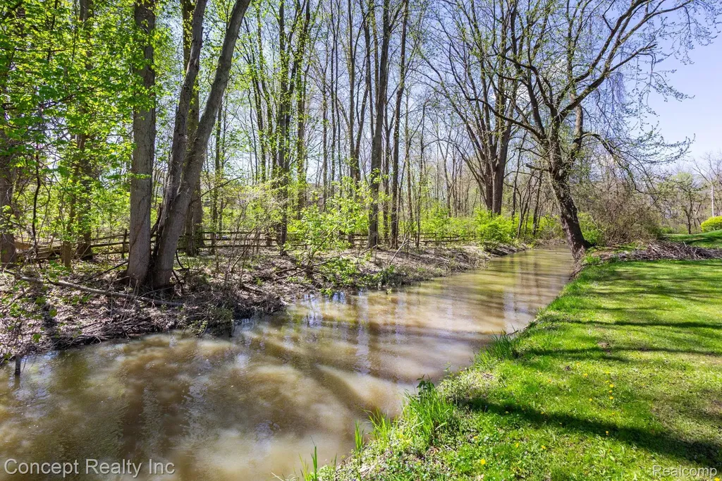 3215 Edgevale Drive Bedford Township MI 48144
