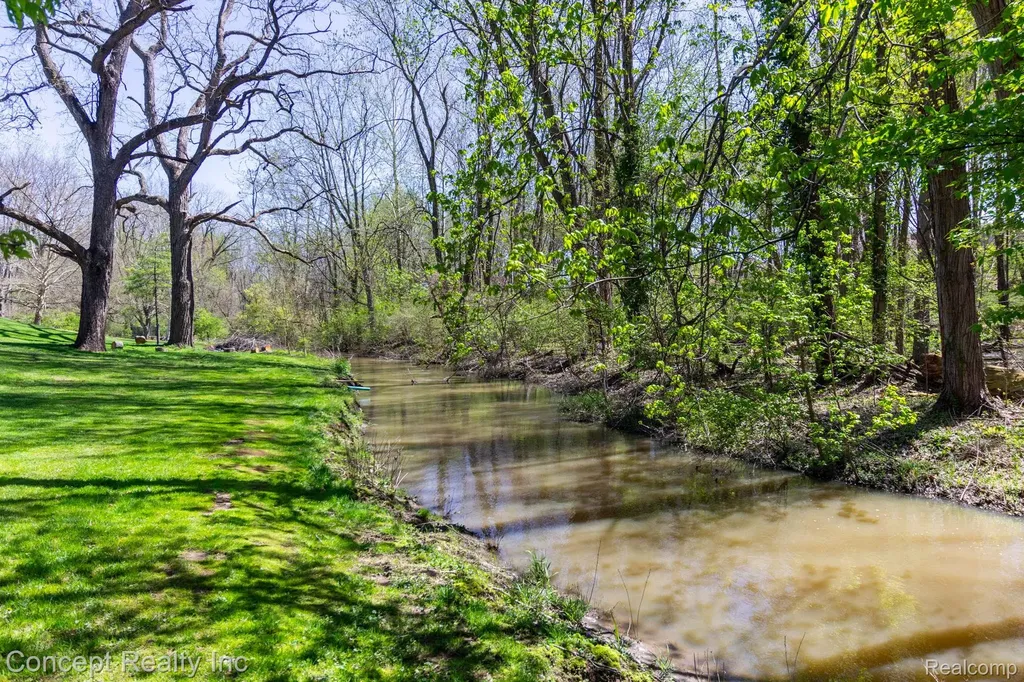3215 Edgevale Drive Bedford Township MI 48144