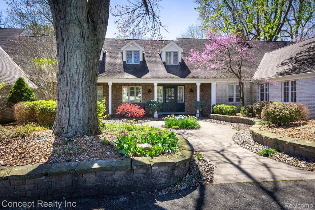 3215 Edgevale Drive Bedford Township MI 48144